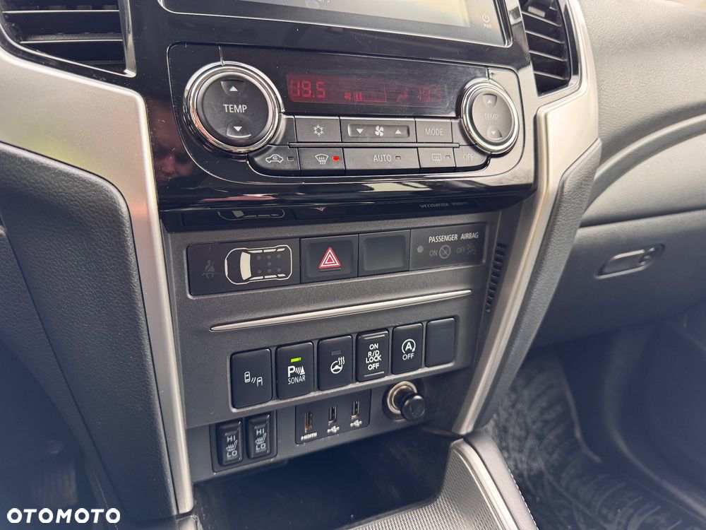 Mitsubishi L200 Pick Up 4x4 S&S Autm Double Cab Top - 36