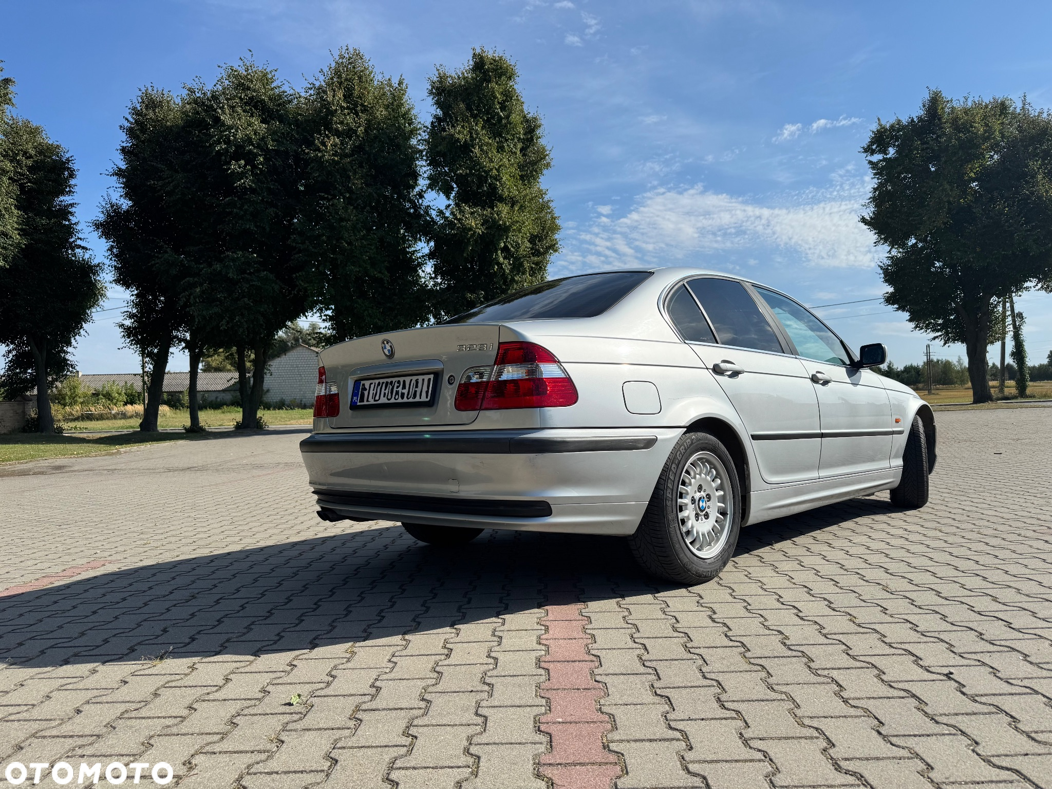 BMW Seria 3 323i - 5