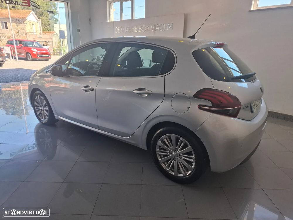 Peugeot 208 1.2 PureTech Allure - 4