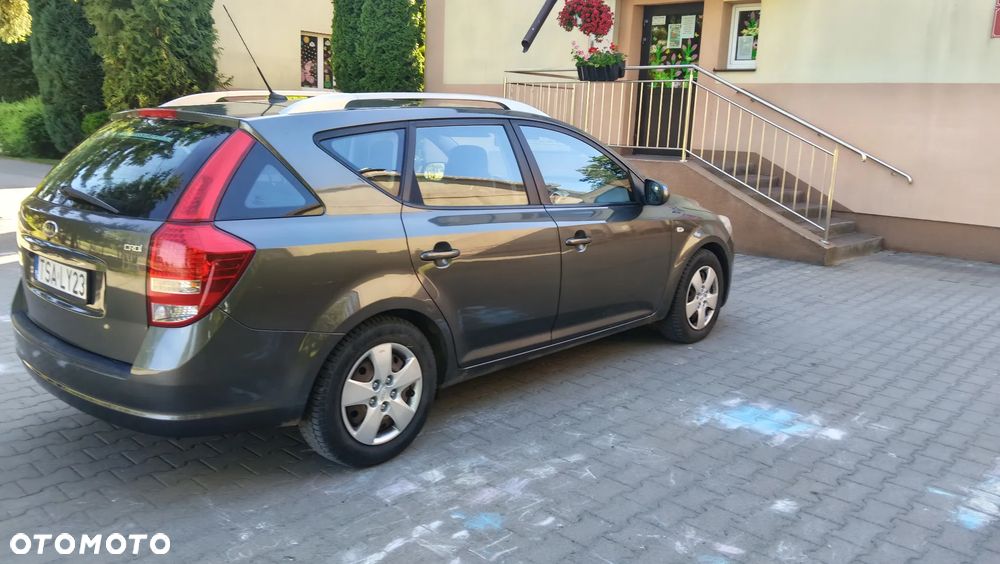 Kia Ceed - 14