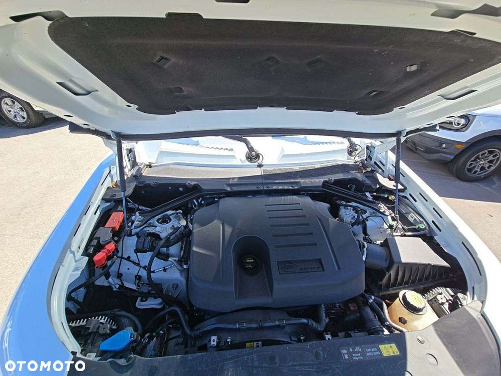 Land Rover Defender - 11