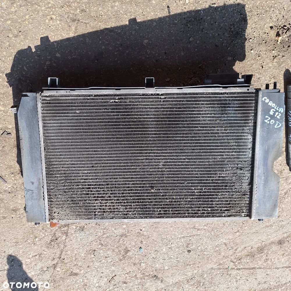 CHLODNICA WODY KLIMATYZACJI COROLLA E12 2.0 D4D - 1