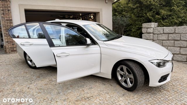 BMW Seria 3 318i GPF Advantage - 17