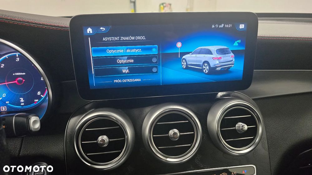 Mercedes-Benz GLC 300 d 4Matic 9G-TRONIC AMG Line Plus - 26