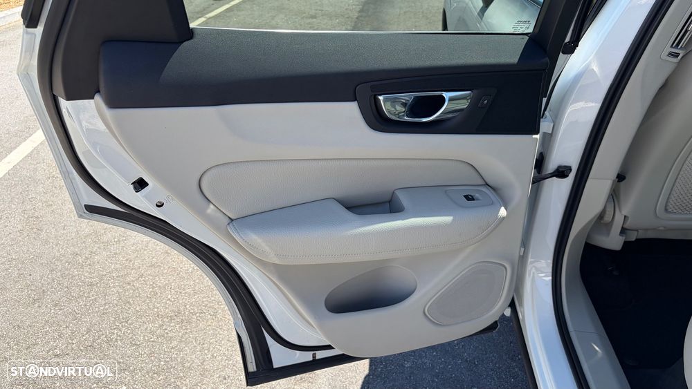 Volvo XC 60 D4 AWD Geartronic Momentum - 46