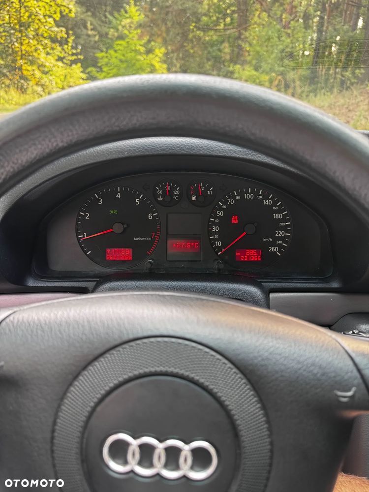 Audi A4 Limousine 1.8 - 12