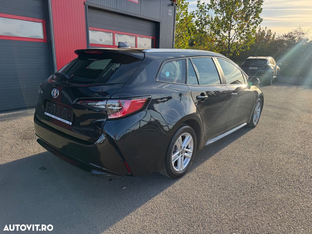 Toyota Corolla - 4