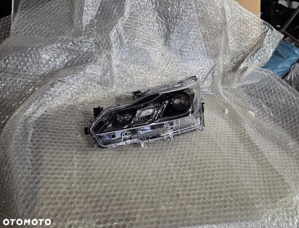 Lampa lewa przód przednia Toyota Corolla XII E21 2018-2023 Sedan 81170-02T31-00 81170-02T31 Reflektor lewy przód przedni Toyota Corolla XII E21 2018-2023 Sedan 8117002T3100 8117002T31 - 1