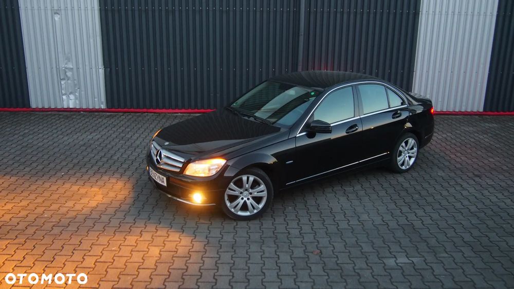 Mercedes-Benz Klasa C 180 Kompressor BlueEFFICIENCY Elegance - 30