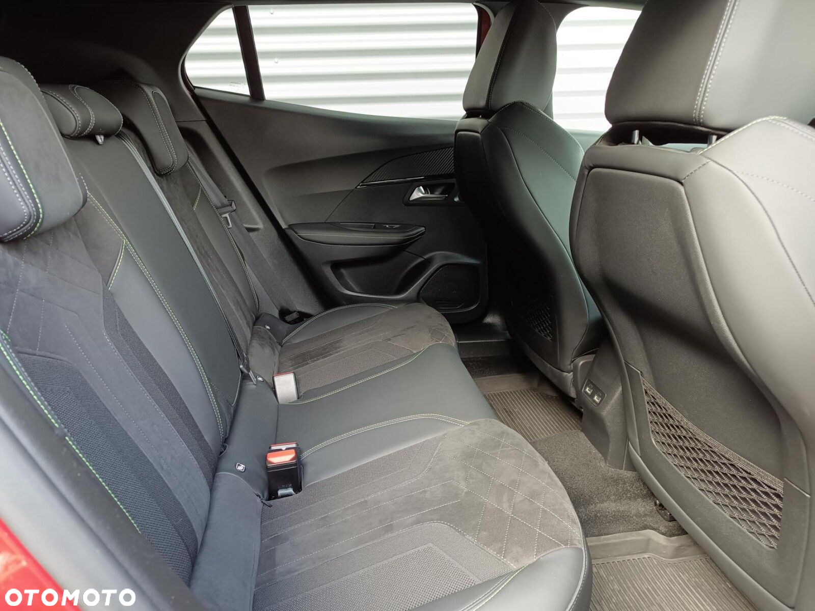Peugeot 2008 1.2 PureTech GT Pack S&S EAT8 - 36