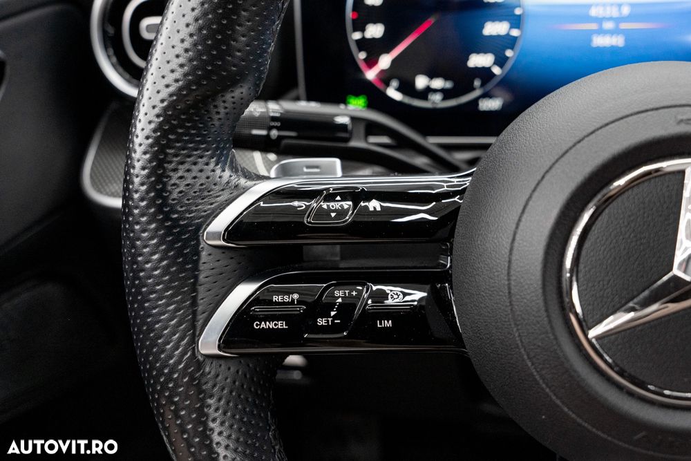 Mercedes-Benz C 300 4Matic 9G-TRONIC AMG Line - 31