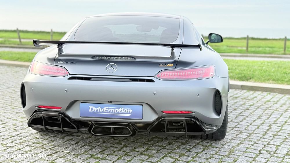 Mercedes-Benz AMG GT R - 8