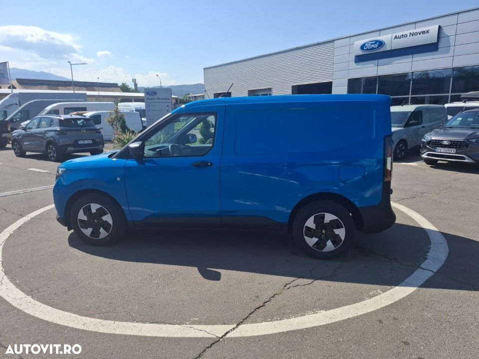 Ford Transit Courier - 9