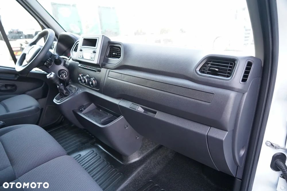 Renault MASTER / BLASZAK / FURGON / 2023 - 34