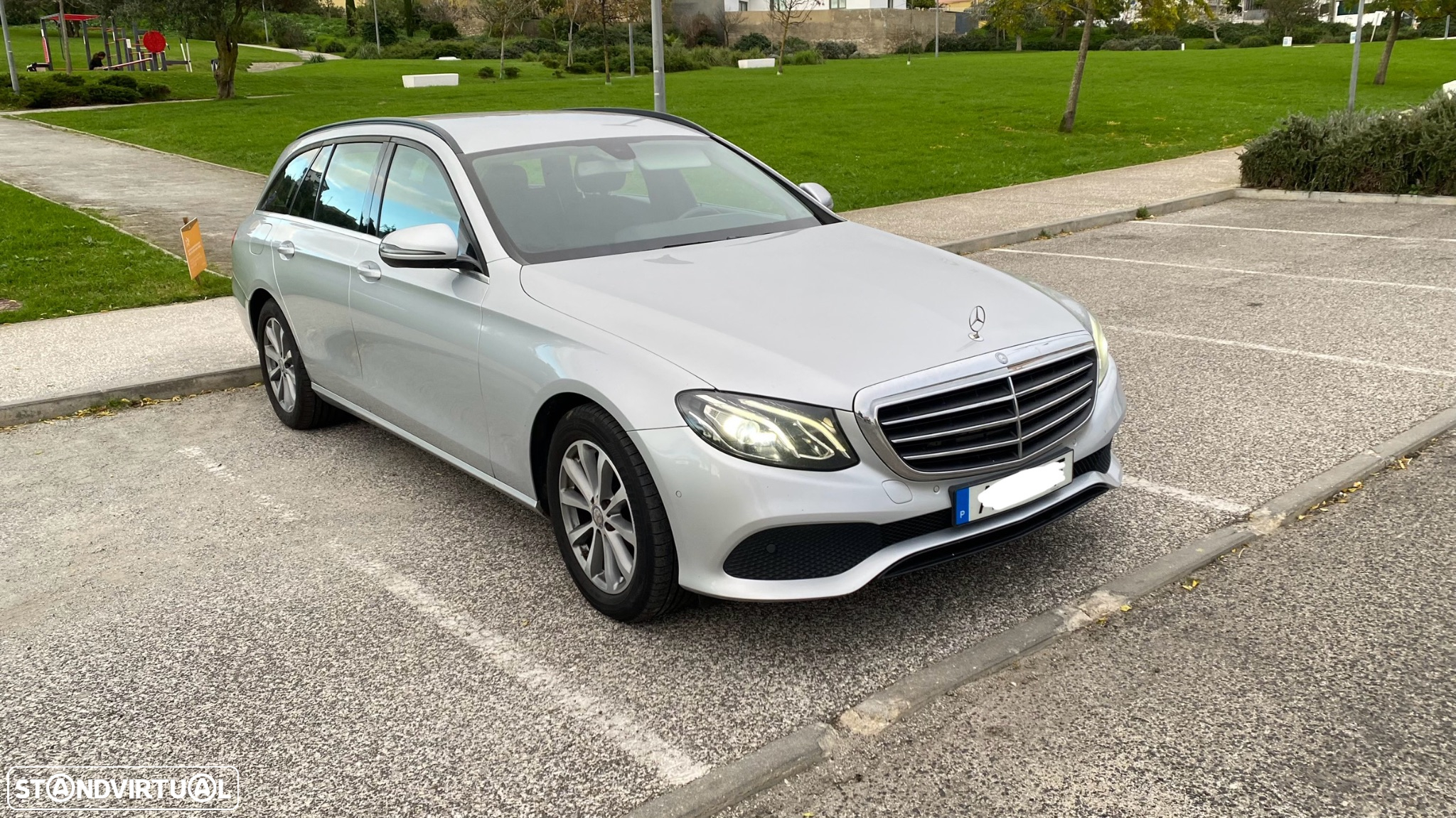 Mercedes-Benz E 220 d T 9G-TRONIC Avantgarde - 2