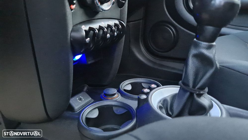 MINI 3 Portas Cooper D - 32