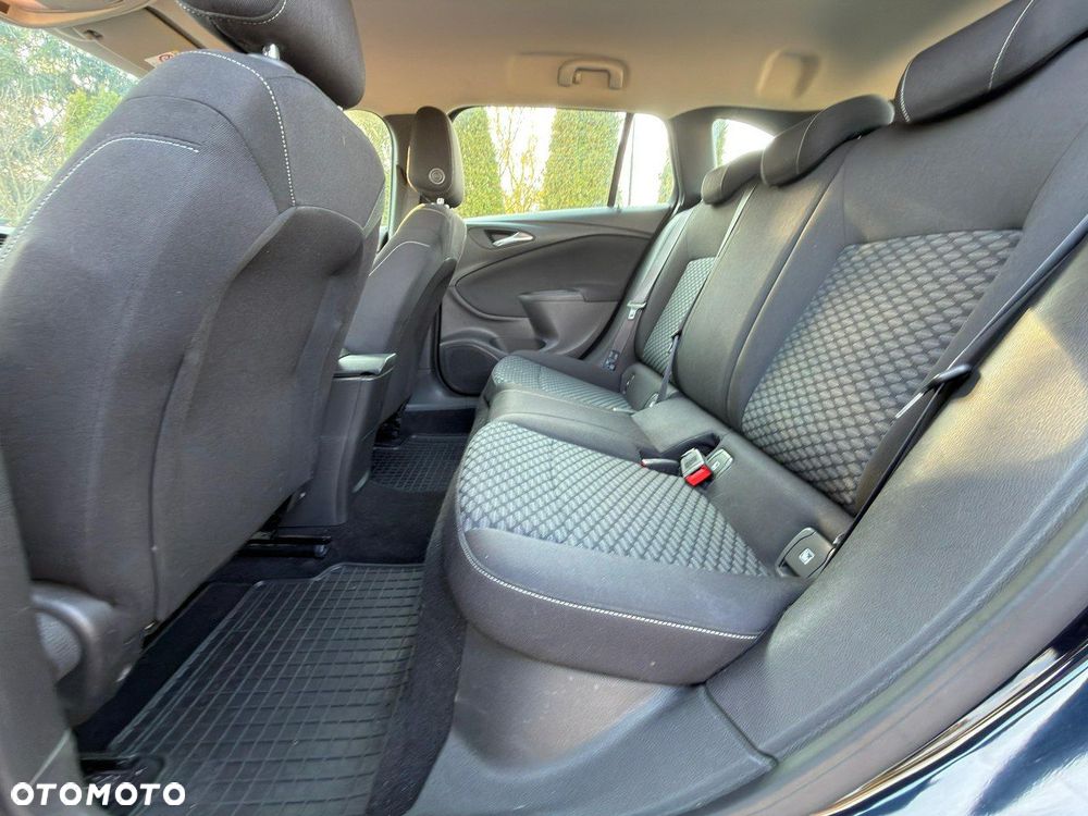 Opel Astra 1.6 CDTI Enjoy - 38