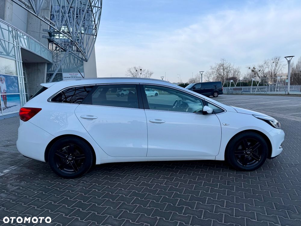 Kia Ceed - 13