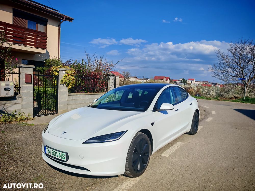Tesla Model 3 - 6