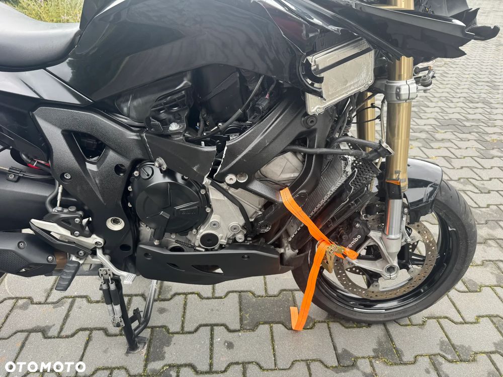 BMW XR - 21