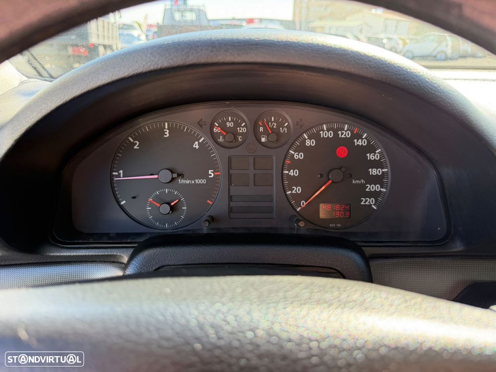 Audi A4 1.9 TDI Confort - 15