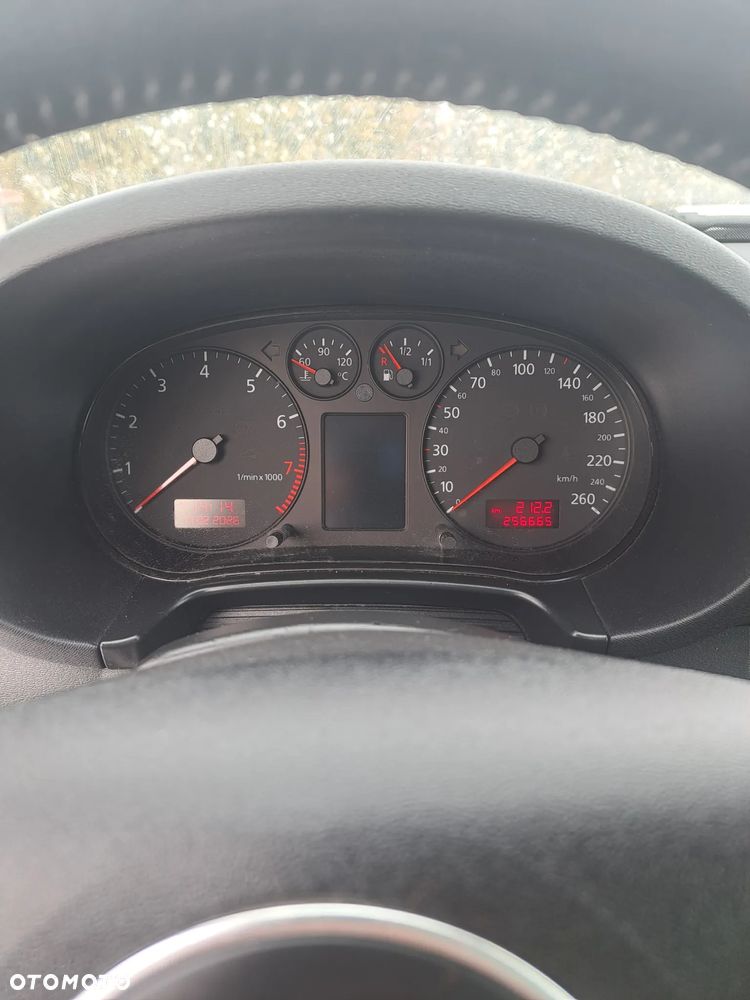 Audi A3 Sportback 1.8 Ambiente - 15