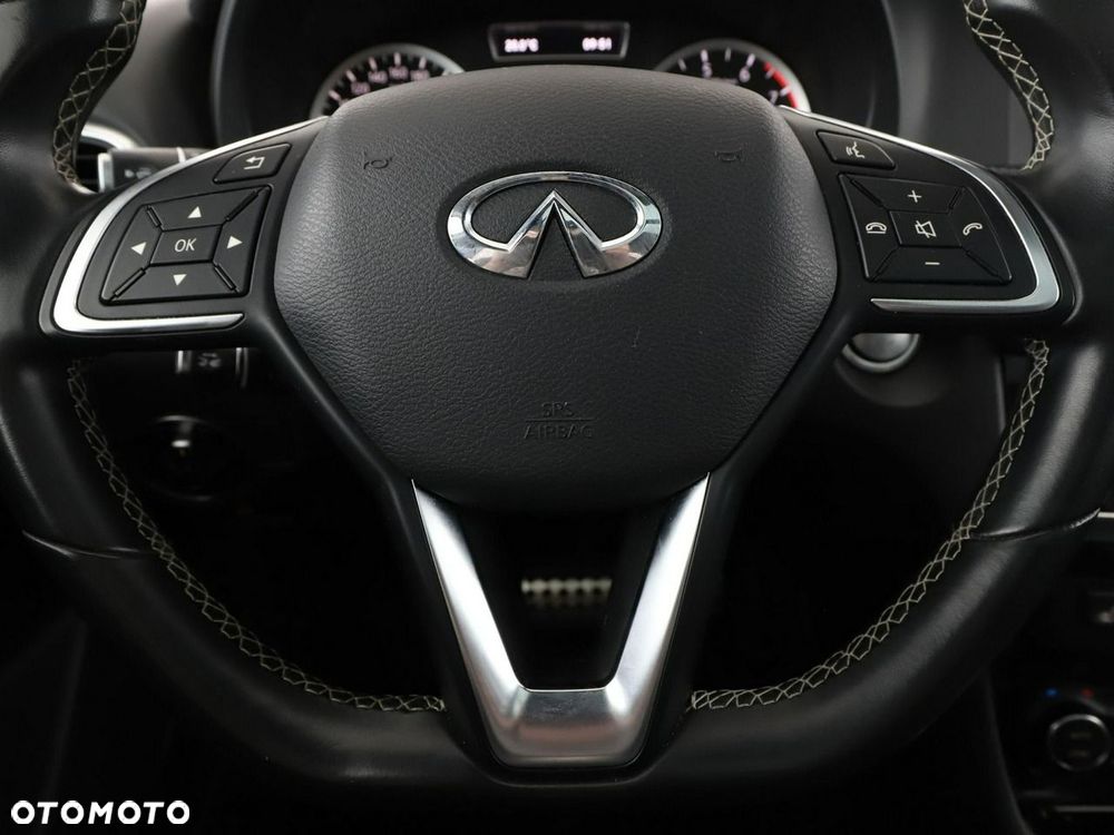 Infiniti Q30 1.6t DCT Sport - 22