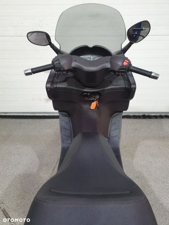 Piaggio X8 - 24