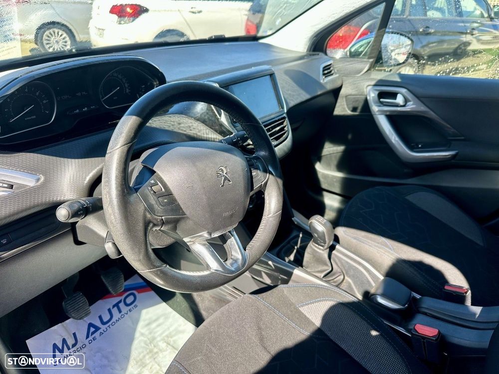 Peugeot 2008 1.2 PureTech SE Style - 8