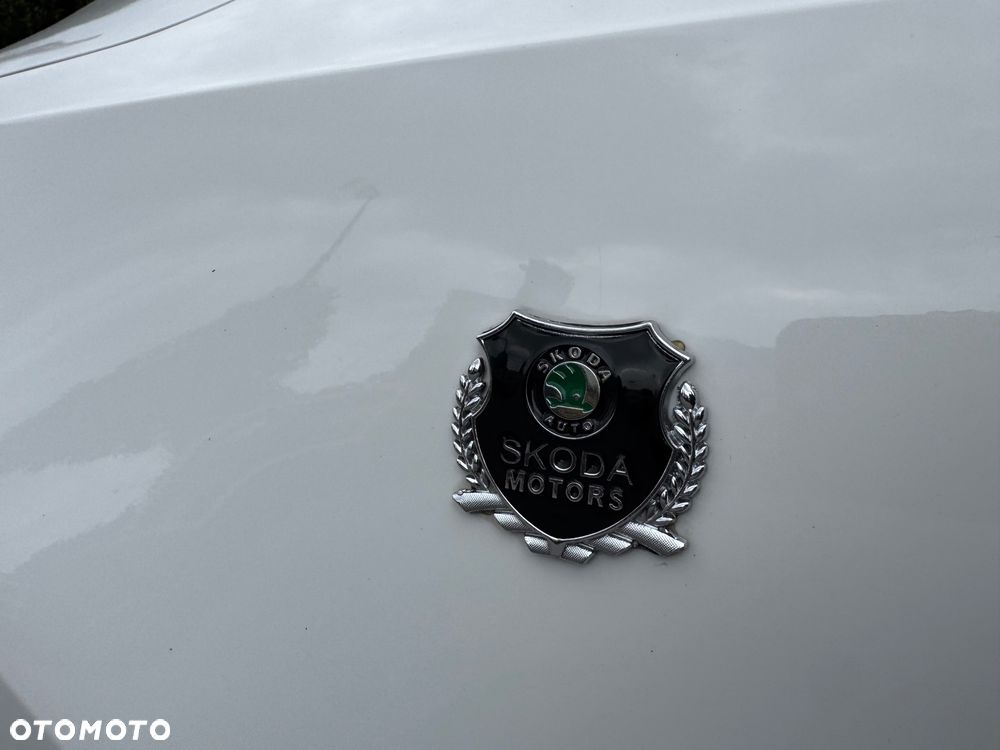 Skoda Octavia Combi 2.0 TDI DSG RS First Edition - 18