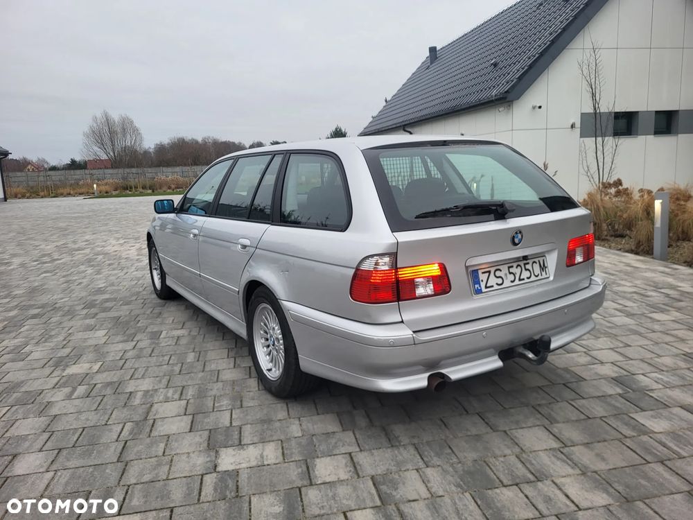 BMW Seria 5 525i - 26