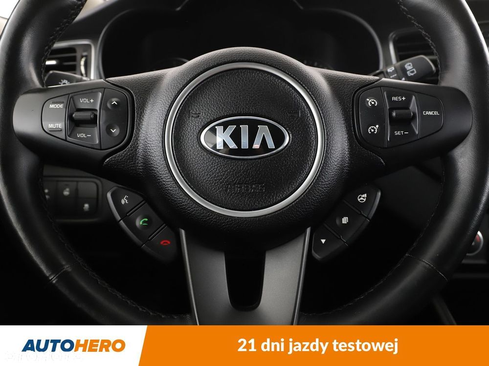 Kia Carens - 18