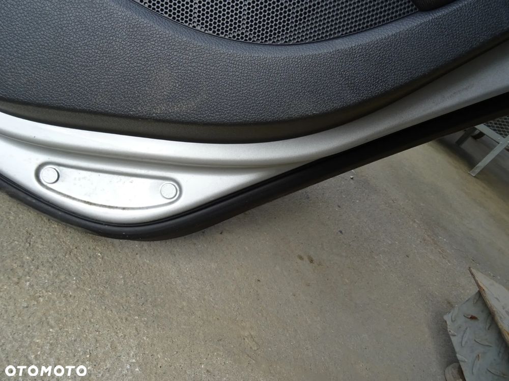 Drzwi  prawy tył VW GOLF V LCA7W  Hatchback Gołe - 11