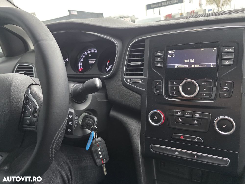 Renault Megane TCe Life - 5