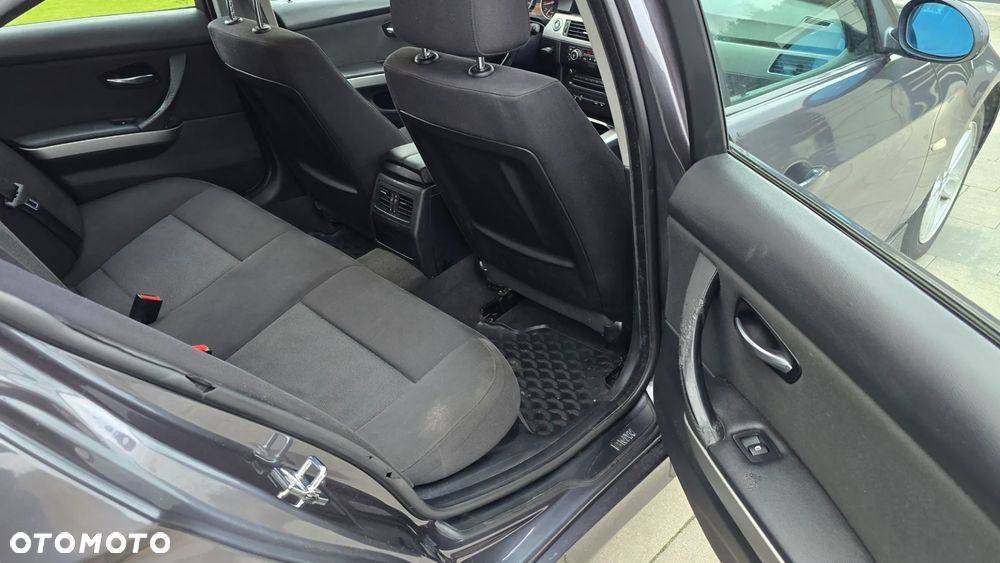 BMW Seria 3 320i Edition Sport - 18