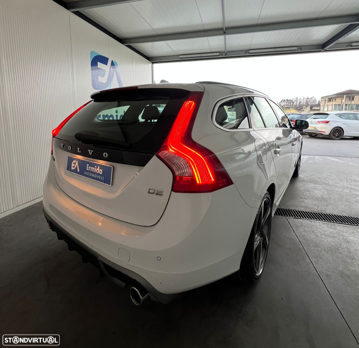 Volvo V60 1.6 D2 R-Design - 5
