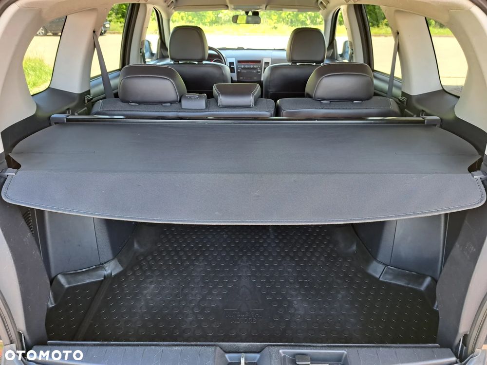 Mitsubishi Outlander - 28