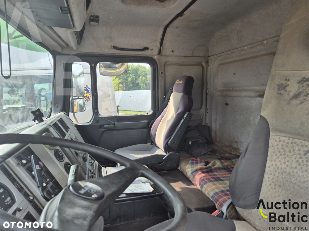 MAN T42 - 2