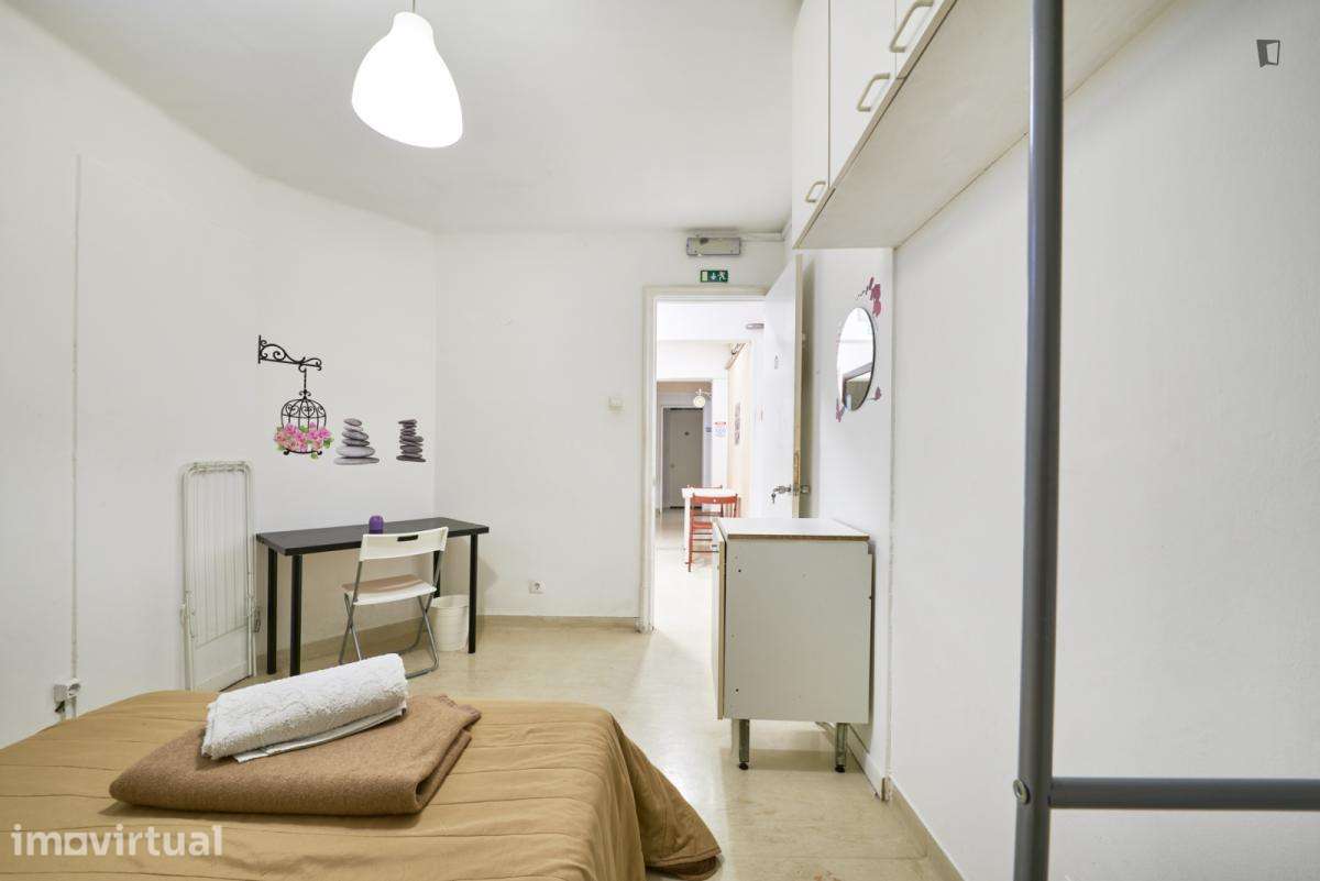 Quarto - localizado em Saldanha Lisbon - Grande imagem: 5/21