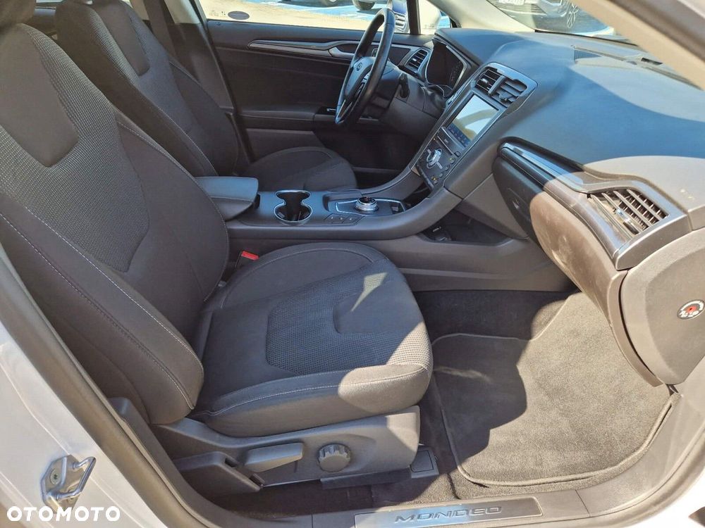 Ford Mondeo 2.0 EcoBlue Titanium - 28