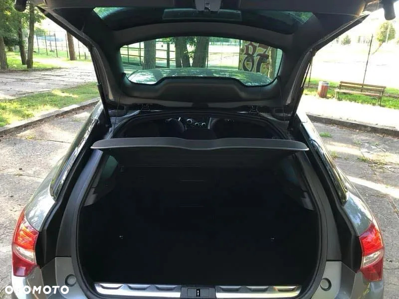 Citroën DS5 1.6 e-HDi Chic MCP - 9