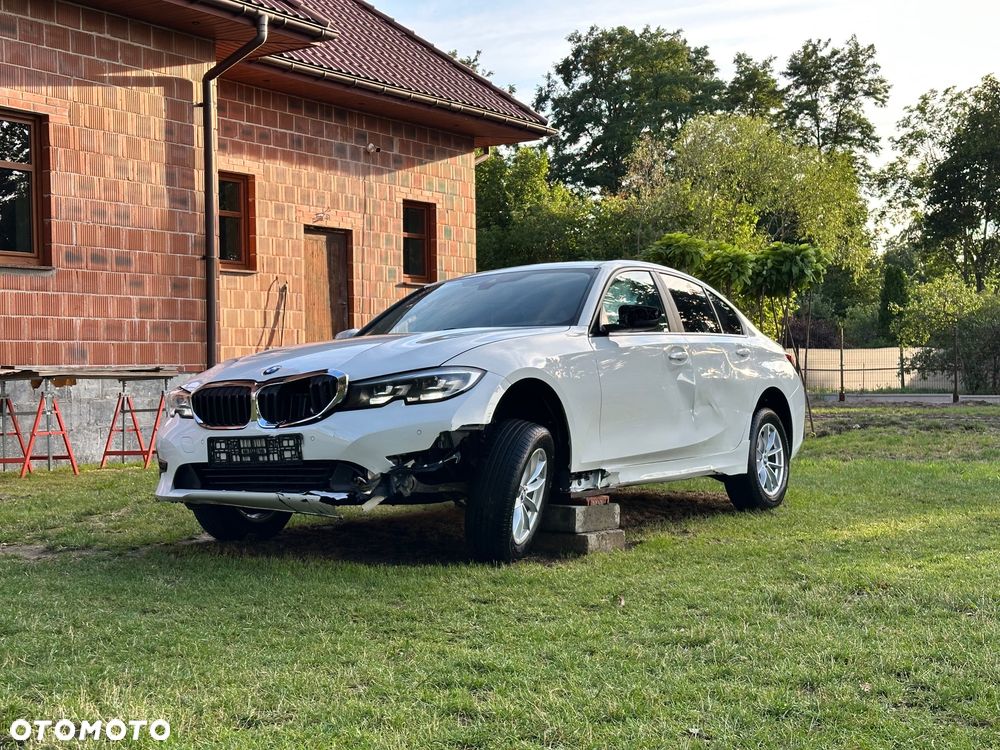 BMW Seria 3 318d - 25