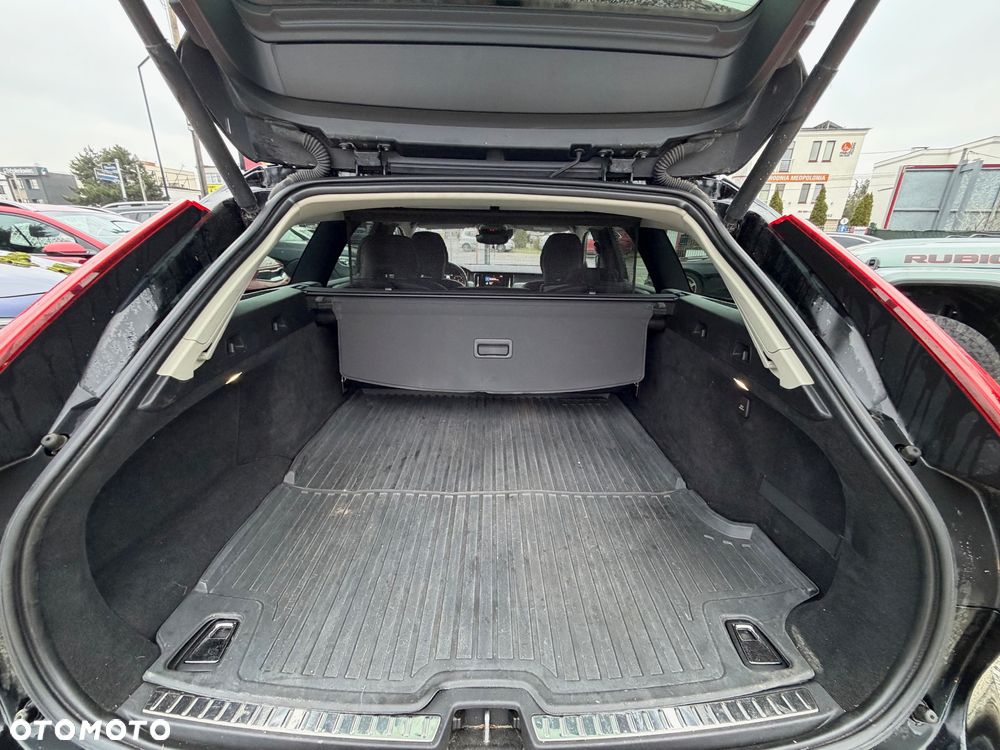 Volvo V90 D4 AWD Geartronic Momentum - 17