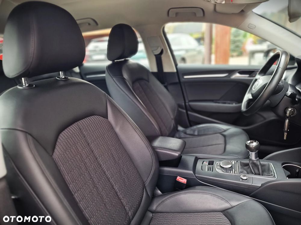Audi A3 Sportback 1.4 TFSI CoD Ambiente - 30