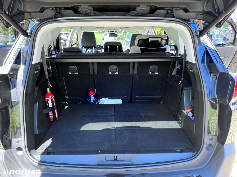 Peugeot 5008 1.2L PureTech EAT8 S&S Allure Pack - 8