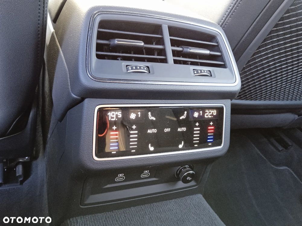 Audi A6 Avant 40 TDI quattro S tronic S line - 29