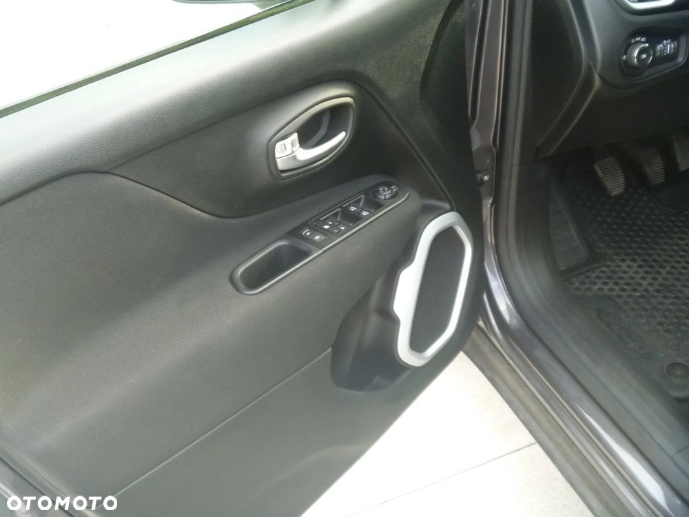 Jeep Renegade 1.0 GSE T3 Turbo Sport FWD S&S - 24
