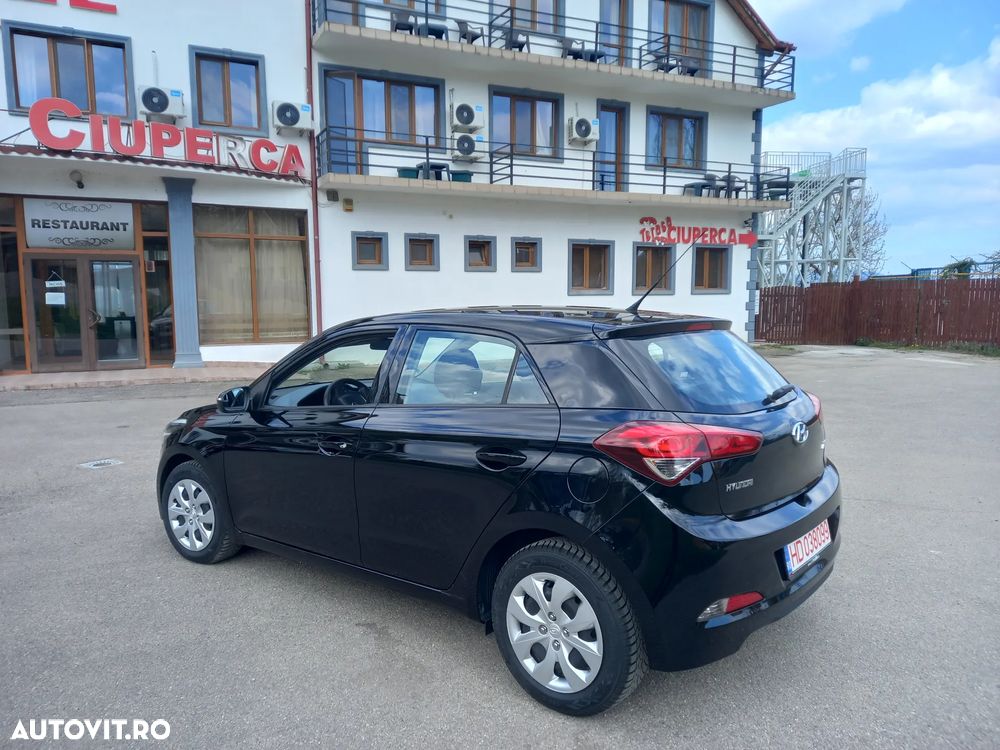 Hyundai i20 1.1 CRDi - 18