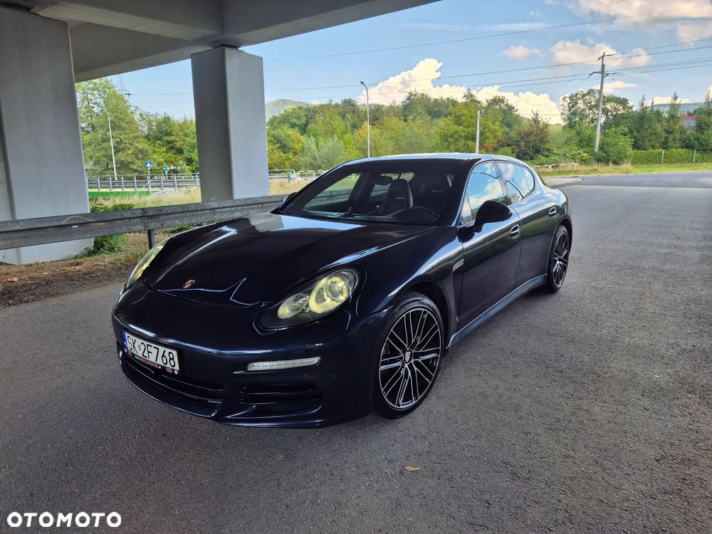 Porsche Panamera 4 Platinum Edition - 10