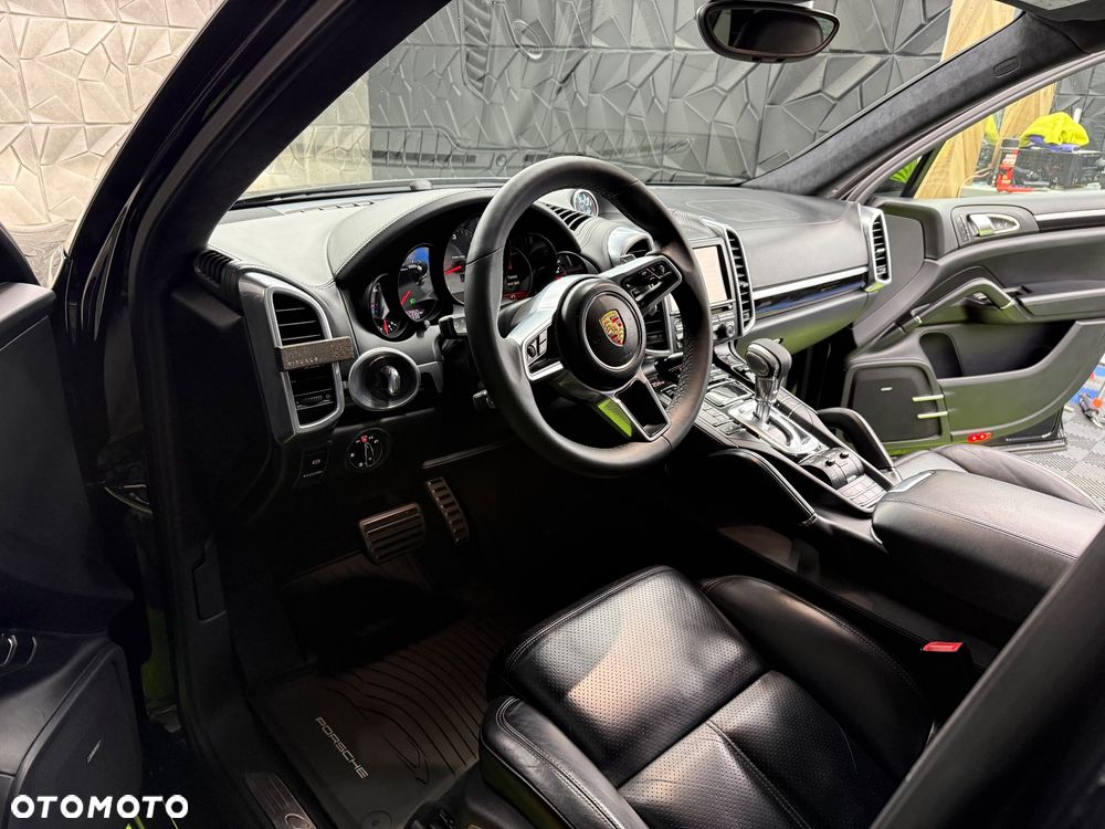 Porsche Cayenne S Diesel - 10